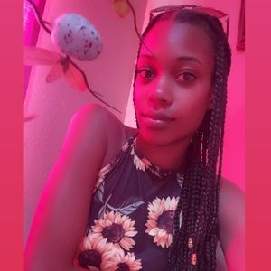 Meet your Posher, Danae